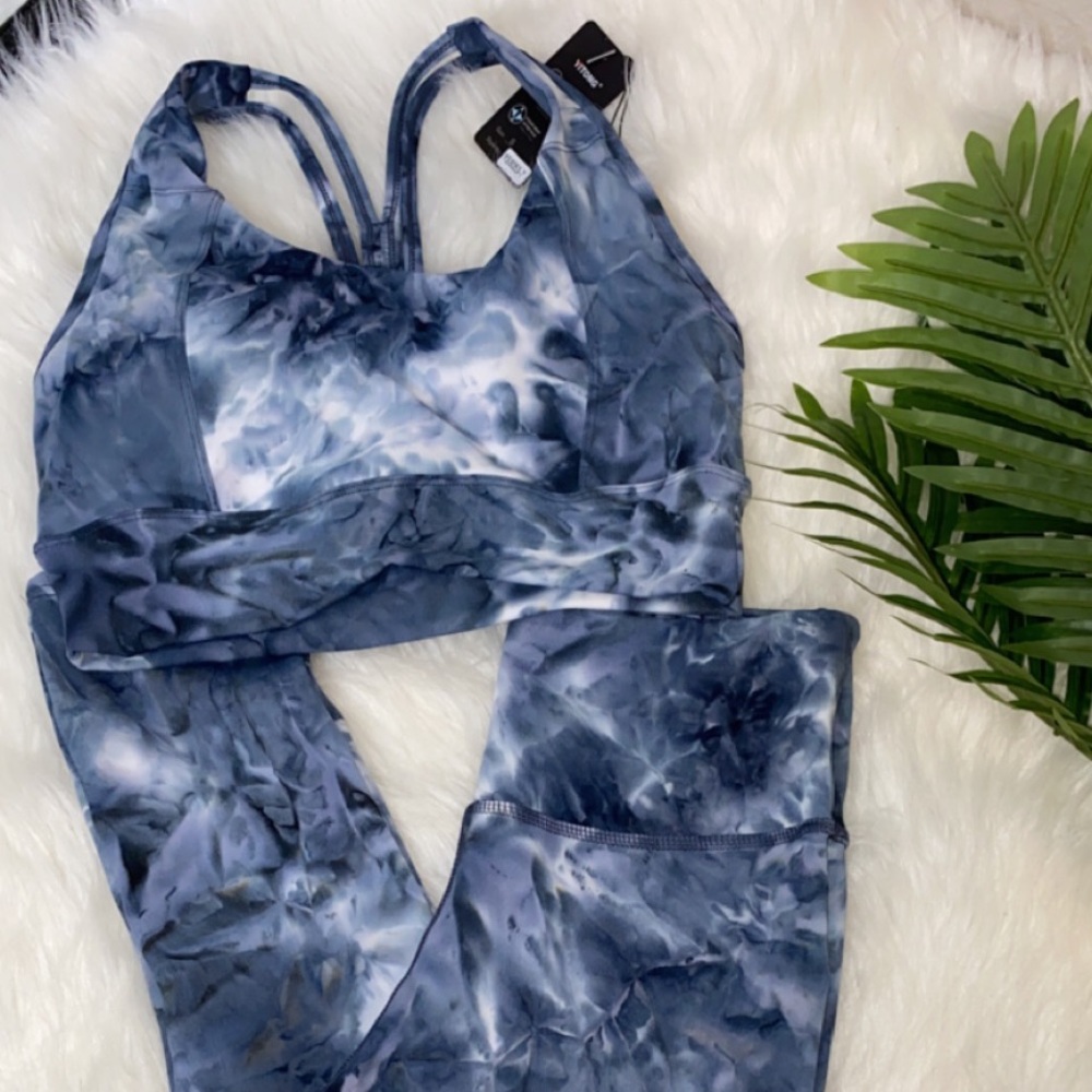 Active wear pants set
